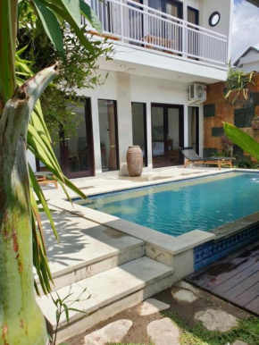 4 bedroom Villa Canggu - 8 pax